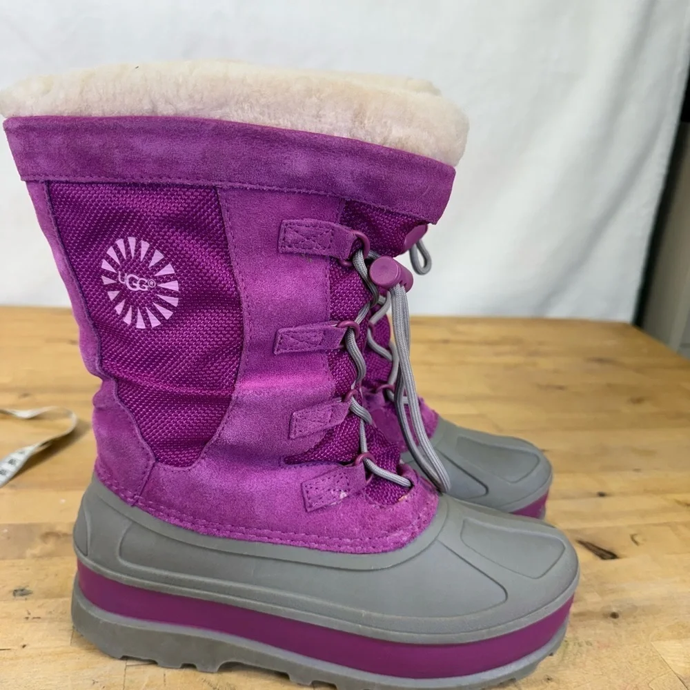 Ugg Australia Bobbey winter snow boots magenta and gray color combination size 5